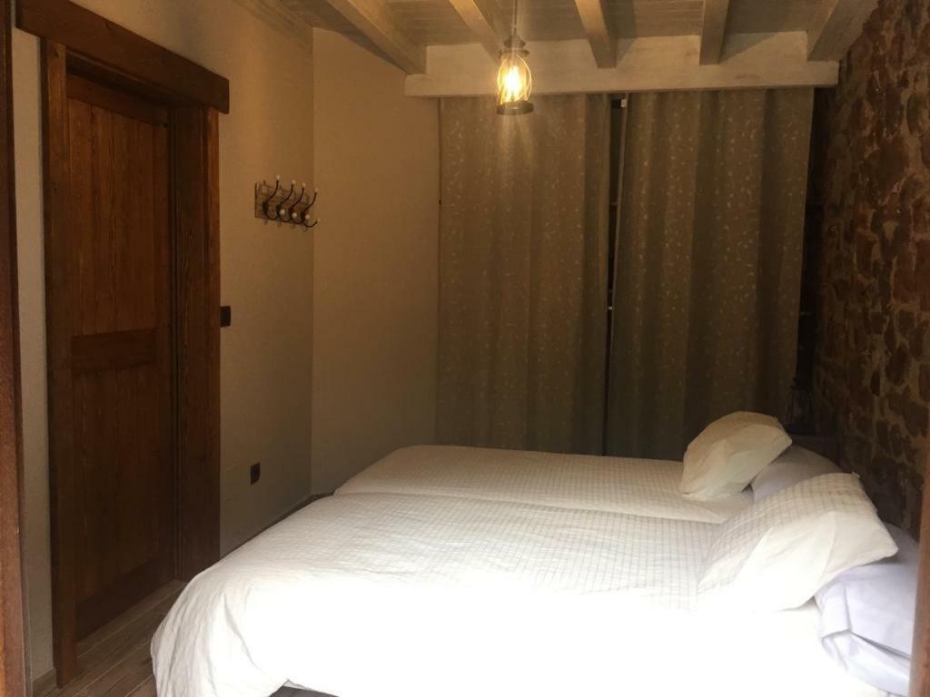 La Rama Del Castor Villa Espinama Bagian luar foto